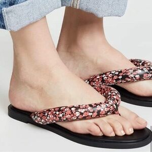 REBECCA MINKOFF Senet Cushioned Thong
Scandals 8.5 NWOT